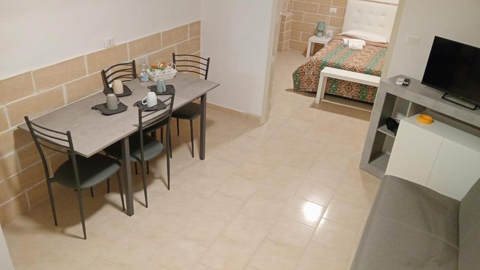 Di Fronzo Guest House A Triggiano Exterior photo