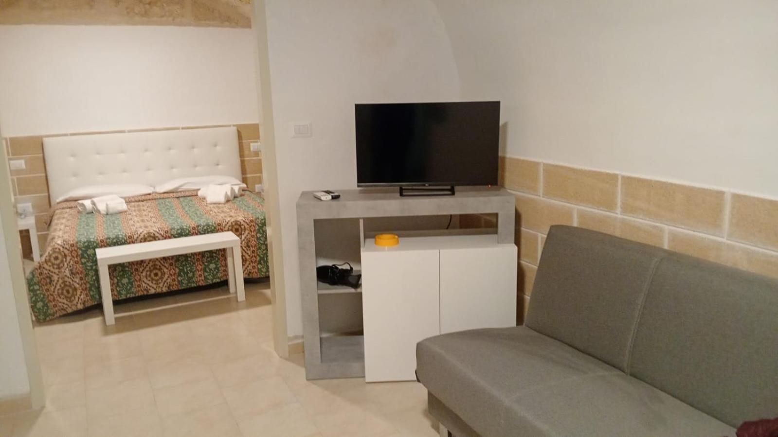 Di Fronzo Guest House A Triggiano Exterior photo